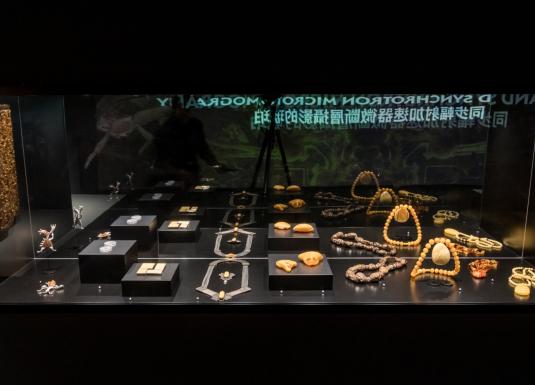 Latvijas Nacionālie muzeji piedalās starptautiskā izstādē Honkongā “Dzintars – Baltijas zelts”