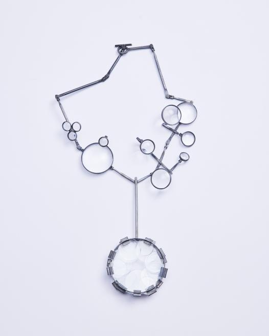 lternative necklace made of silver and glass