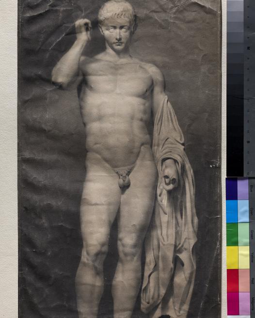 G. V. Timms. Ģip&scaron;a figūras zīmējums. Papīrs, melnais krīts. 56,4 x 45,2 cm. Pirms restaurācijas.&nbsp;Foto: A. Altenbergs.
