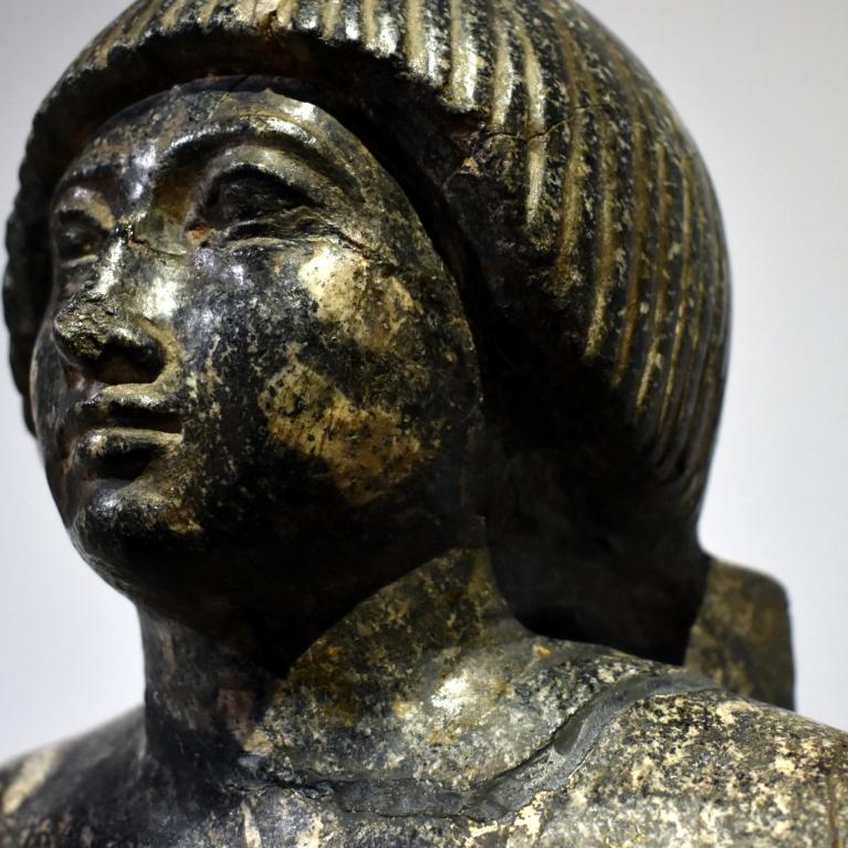Restaurēts viens no nozīmīgākajiem Senās Ēģiptes kolekcijas priekšmetiem - “Merirā statuja”