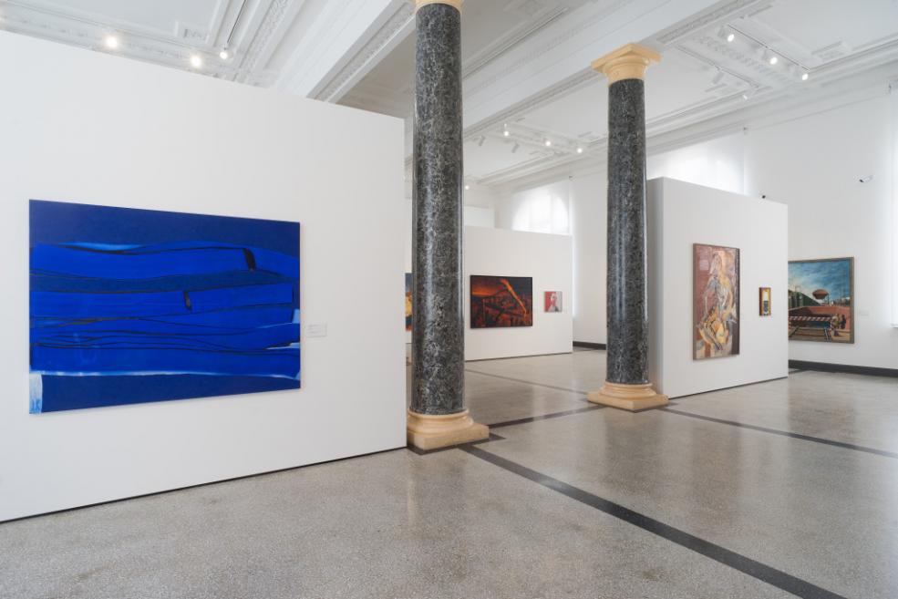 Skats no pastāvīgās ekspozīcijas “Latvijas māksla 1985–2000”. 