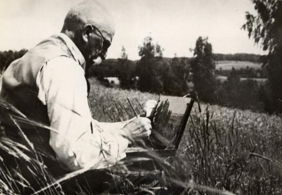 Vilhelms Purvītis plenērā Mārcienā. 1943. 