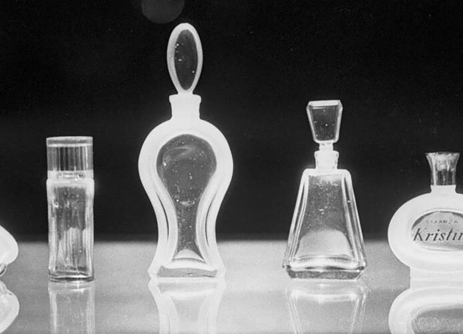 Anonīmās stikla klasiķes. Neliels ieskats Iļģuciema 20. gs. 60. gadu stikla dizaina vēsturē