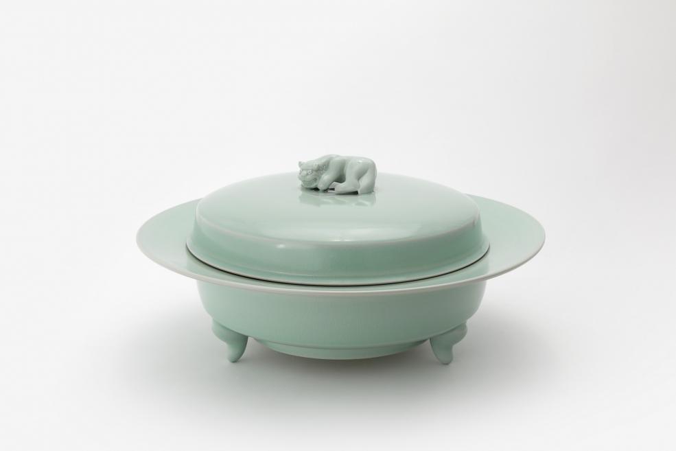 Lee Dongha. Celadon Incense Burner with Three Legs. 2022. Clay, glaze, wheel throwing. Courtesy of the artist. Publicity photo